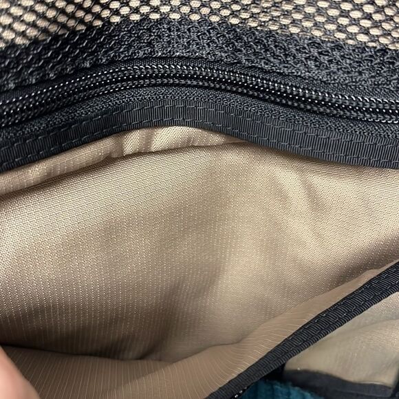 L. L. Bean Tan Unisex Single or Family Passport & Documents Organizer w/Handle - Picture 13 of 16